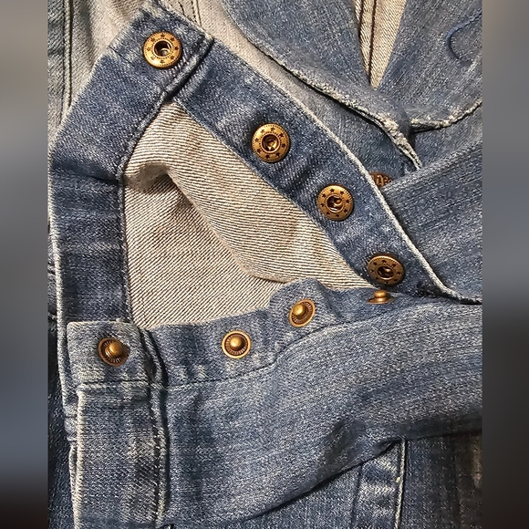 Surf Diva | Vintage-Inspired Fitted Denim Jacket with Snap Buttons - Picture 9 of 9